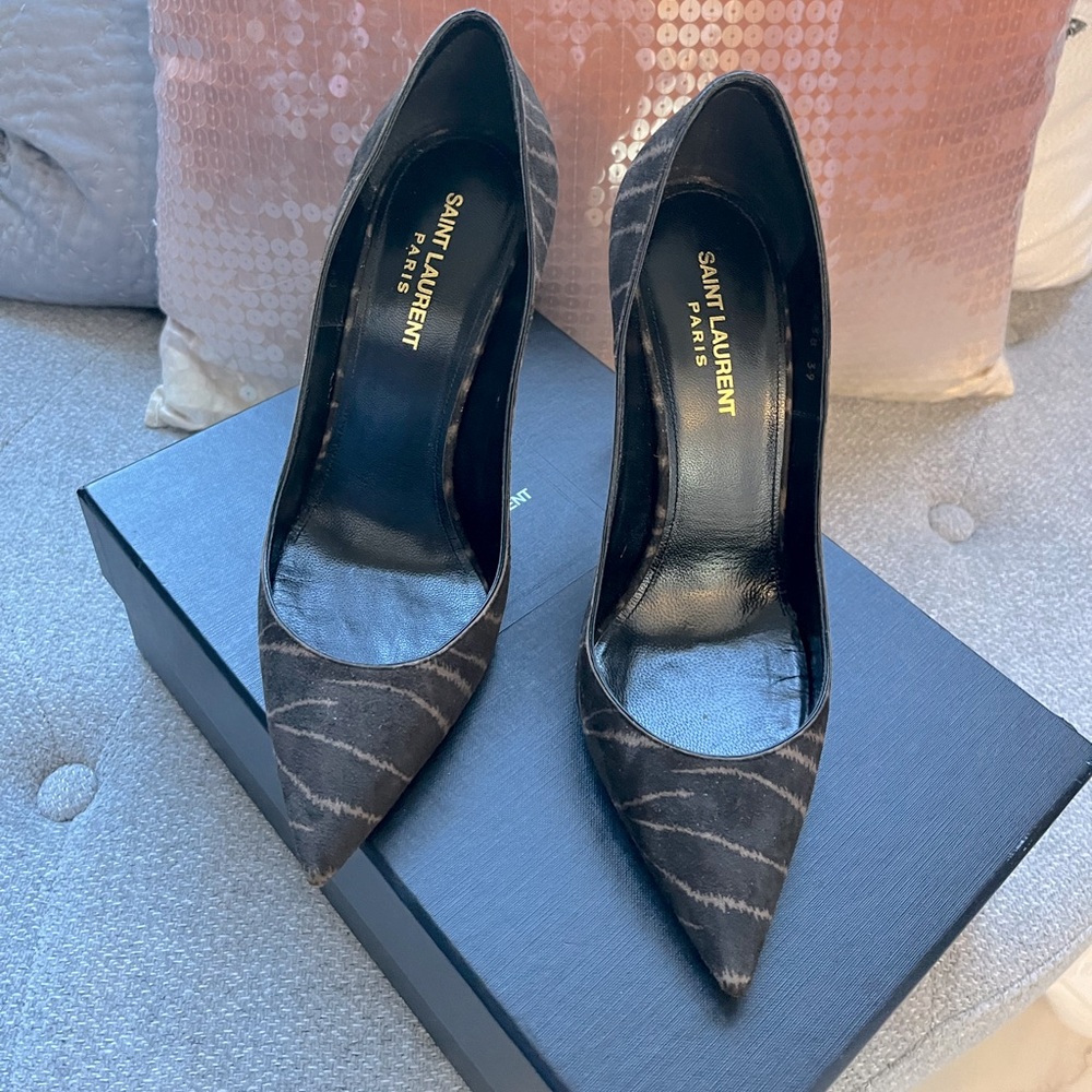 Saint Laurent pumps